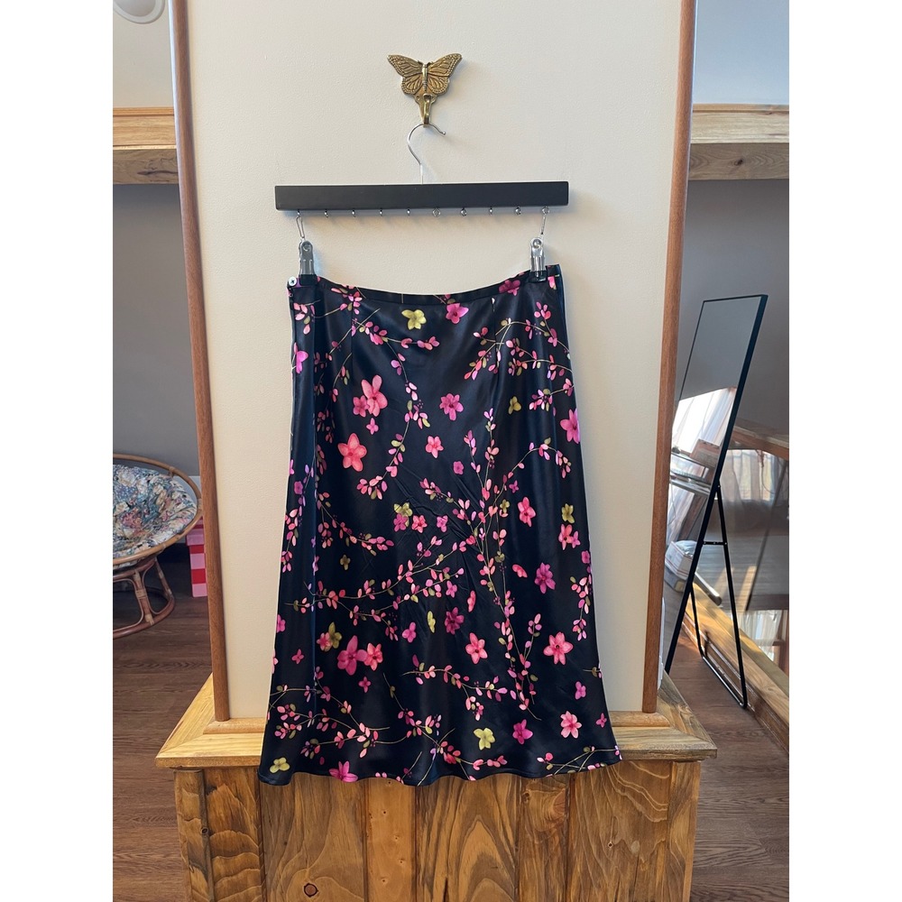 Ann Taylor Silk Midi Skirt Womens 6 Black Pink Floral Excellent A-Line Satin - Picture 4 of 8